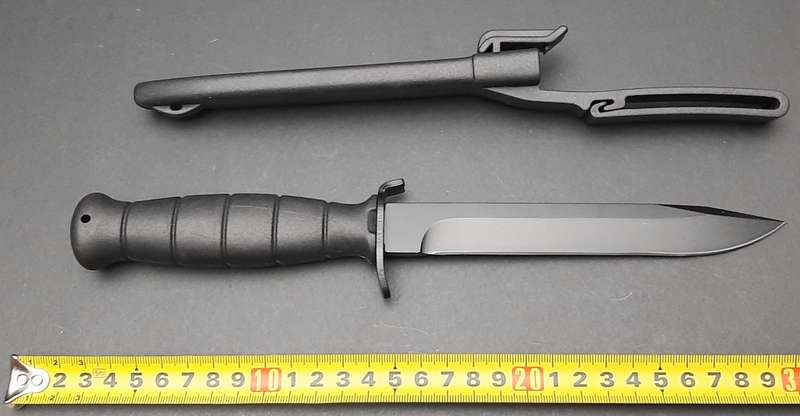 **RARE: Italian Army Modelo 78 `Extrema Ratio ` Field Knife w/ Scabbard (32cm).**
