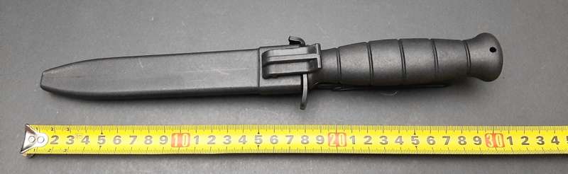 **RARE: Italian Army Modelo 78 `Extrema Ratio ` Field Knife w/ Scabbard (32cm).**