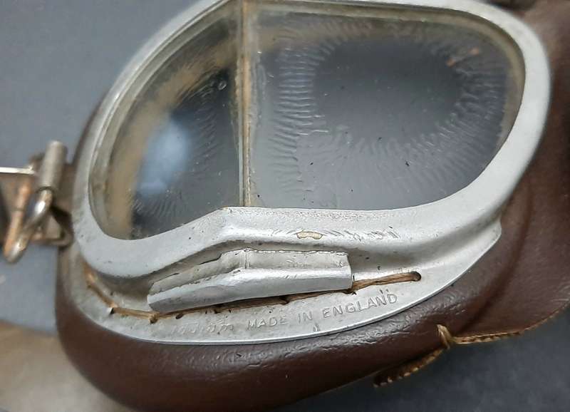 **RARE: WW2 Royal Air Force MK8 NO.1 Pilot`s Goggles w/ Strap (Stadium, England).**