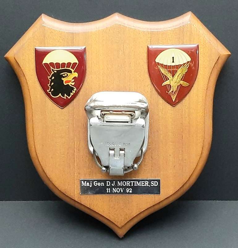 **RARE: 1990s  Major-General D.J. Mortimer 1 Para / 44 Para Unit Large Plaque (20x22cm).**