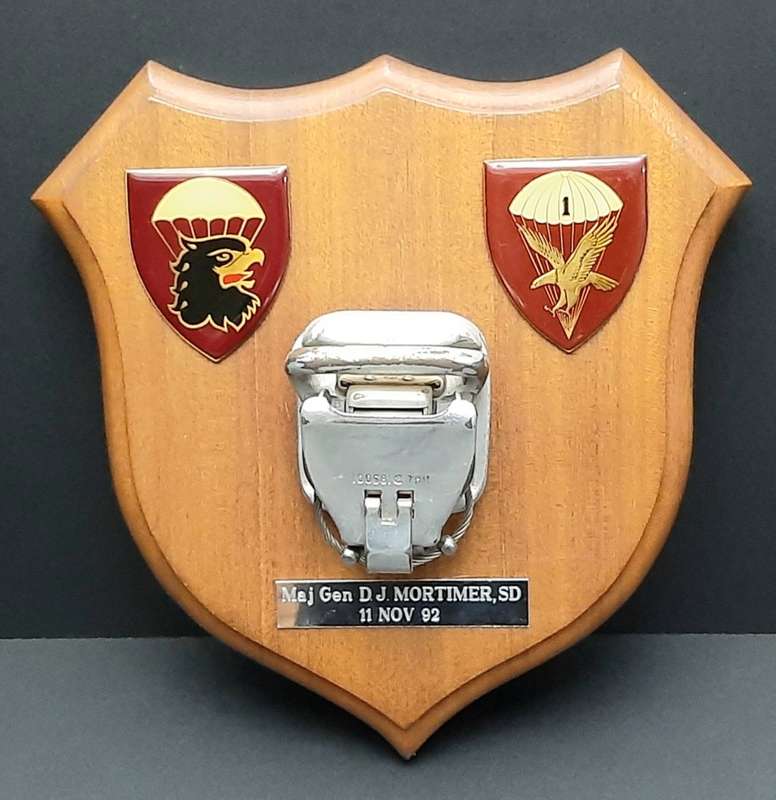 **RARE: 1990s  Major-General D.J. Mortimer 1 Para / 44 Para Unit Large Plaque (20x22cm).**