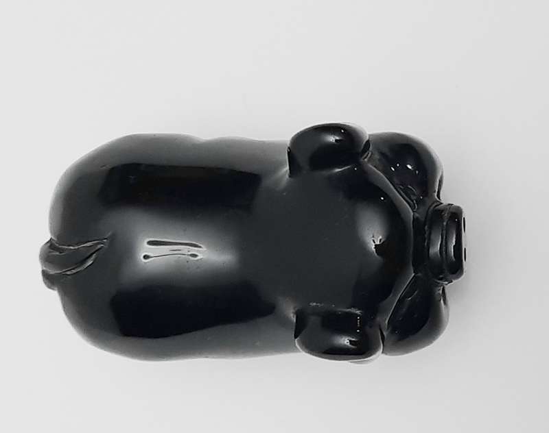 **RARE: Late 19th Century Carved Chinese Obsidian Pig Figurine (7cm x 5cm).**