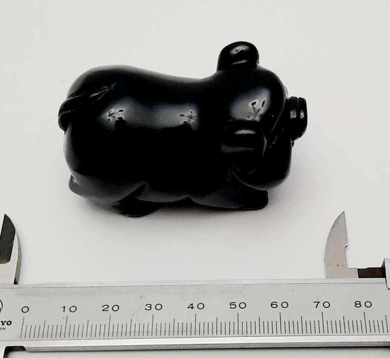 **RARE: Late 19th Century Carved Chinese Obsidian Pig Figurine (7cm x 5cm).**