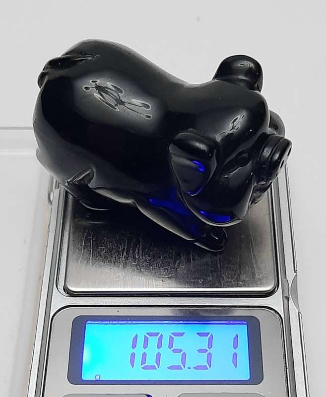 **RARE: Late 19th Century Carved Chinese Obsidian Pig Figurine (7cm x 5cm).**