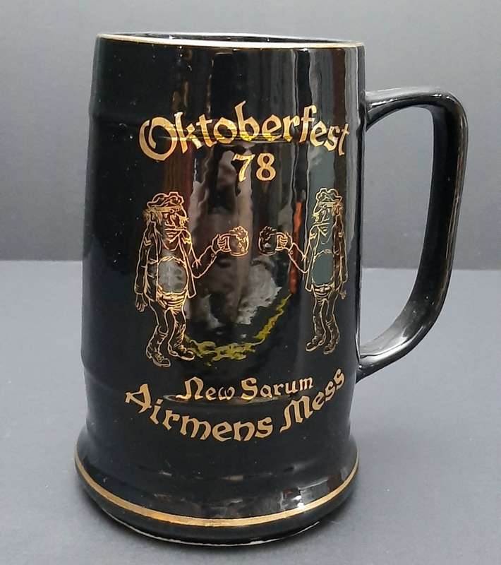 ** Rhodesian Bush  War : 1978 Rhodesian Air Force Ceramic Tankard `New Sarum` (Medium).**