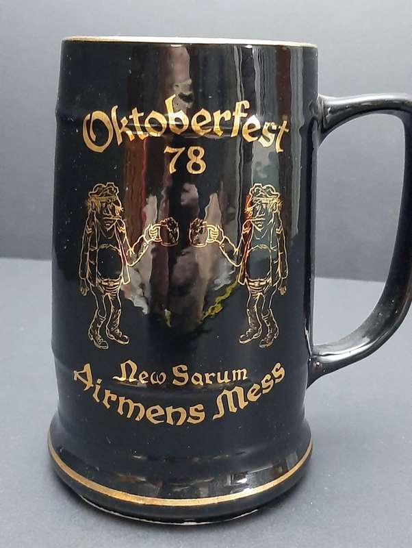 ** Rhodesian Bush  War : 1978 Rhodesian Air Force Ceramic Tankard `New Sarum` (Medium).**