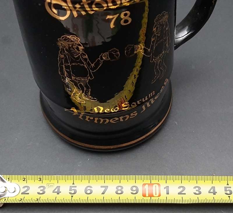 ** Rhodesian Bush  War : 1978 Rhodesian Air Force Ceramic Tankard `New Sarum` (Medium).**