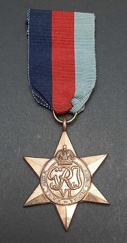 **WW2 : UDF 1939-45 Star Campaign Medal w/ Ribbon.**