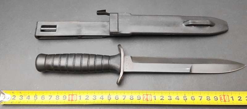 **RARE: 1990s Polish Airborne Wz92 Combat Knife w/ Scabbard (Gerlach).**