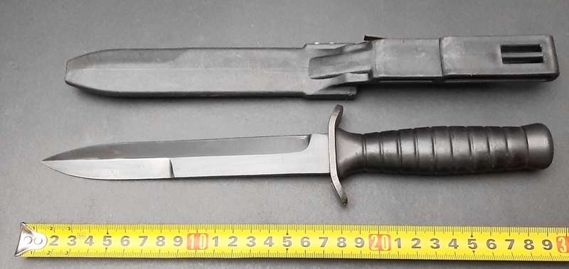 **RARE: 1990s Polish Airborne Wz92 Combat Knife w/ Scabbard (Gerlach).**