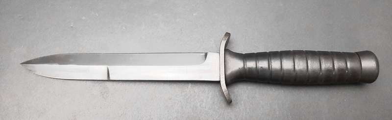 **RARE: 1990s Polish Airborne Wz92 Combat Knife w/ Scabbard (Gerlach).**