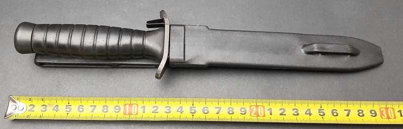 **RARE: 1990s Polish Airborne Wz92 Combat Knife w/ Scabbard (Gerlach).**