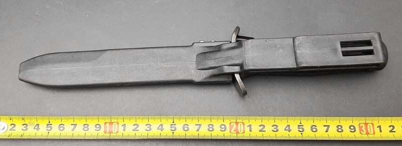 **RARE: 1990s Polish Airborne Wz92 Combat Knife w/ Scabbard (Gerlach).**