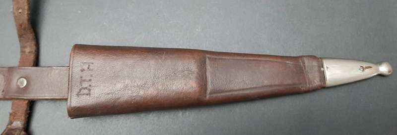 WW1 German trench/fighting knife with leather scabbard (inscribed)