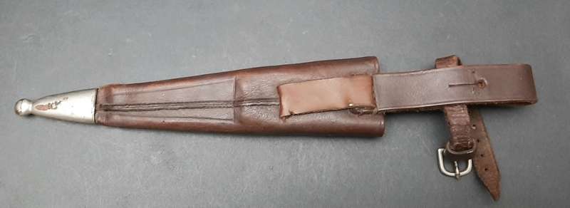 WW1 German trench/fighting knife with leather scabbard (inscribed)