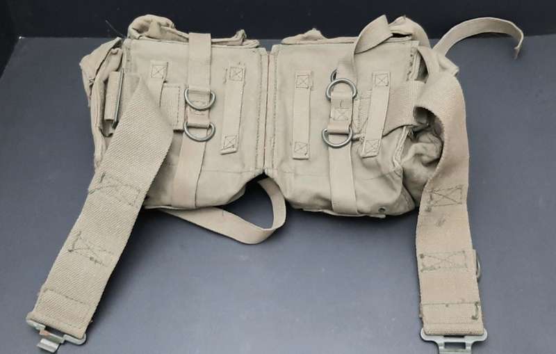 **Border War: 1970s SADF Patt.73 Webbing Kidney Pouches w/ Integral Belt.**