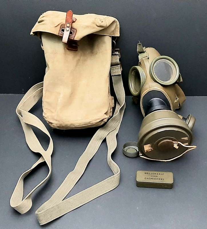 **1960s Rhodesian Army/ SADF : K62 Gas Mask w/ Webbing Bag & Filter (Salve Included).**