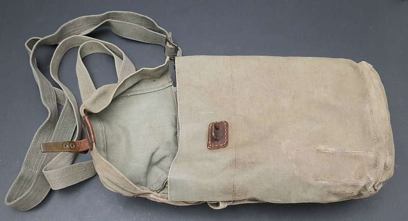 **1960s Rhodesian Army/ SADF : K62 Gas Mask w/ Webbing Bag & Filter (Salve Included).**