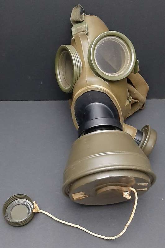 **1960s Rhodesian Army/ SADF : K62 Gas Mask w/ Webbing Bag & Filter (Salve Included).**