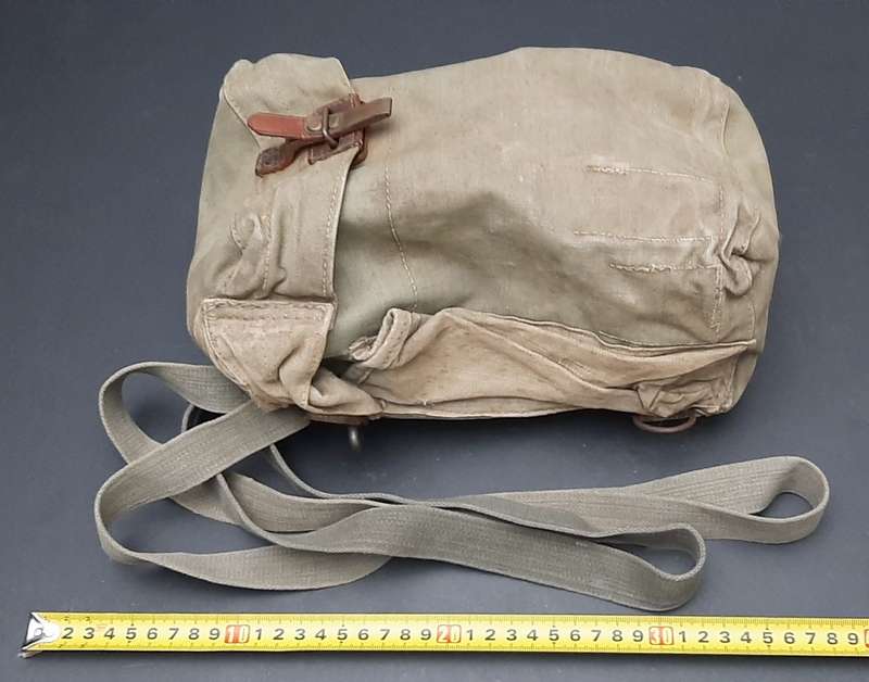 **1960s Rhodesian Army/ SADF : K62 Gas Mask w/ Webbing Bag & Filter (Salve Included).**