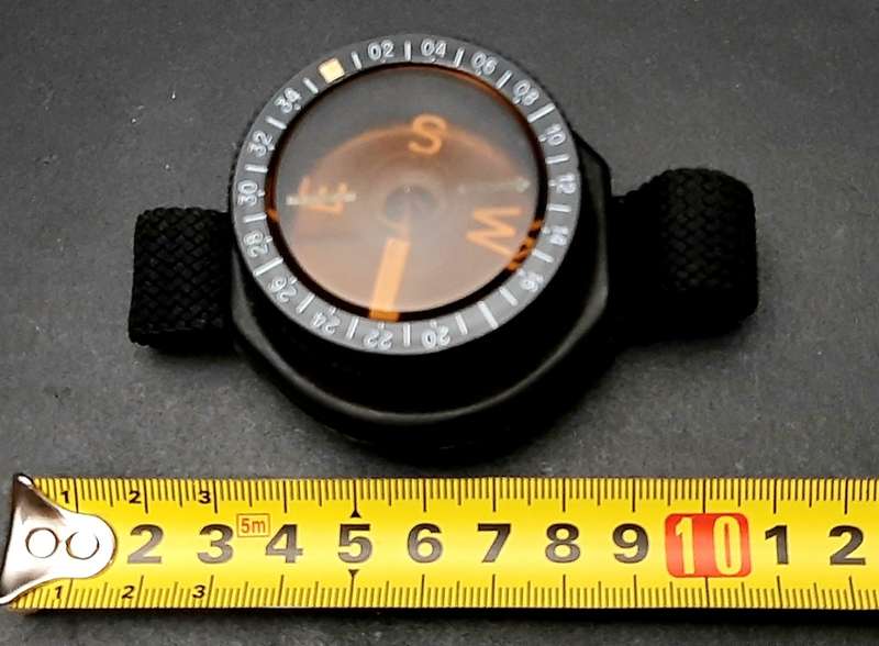**Border War: 1980s SA Navy `Aquastar` Diver`s Wrist-Compass w/ Strap (Swiss).**