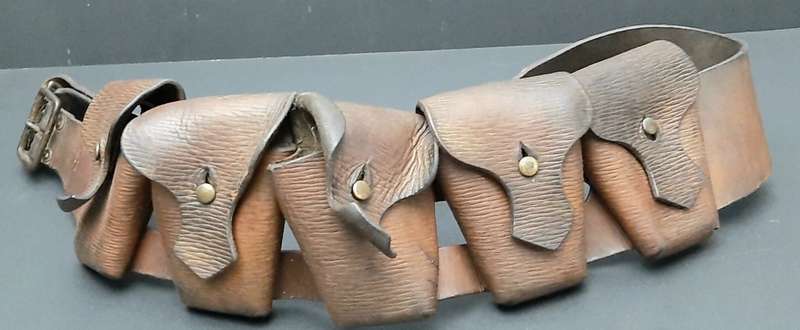 **WW1 British: 1903 Patt. Leather 5-Pocket Bandolier (Cole Bros Ltd).