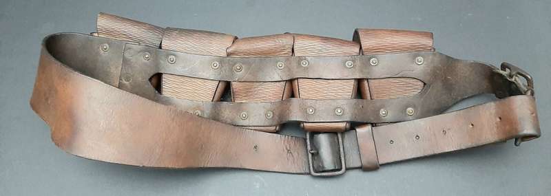 **WW1 British: 1903 Patt. Leather 5-Pocket Bandolier (Cole Bros Ltd).