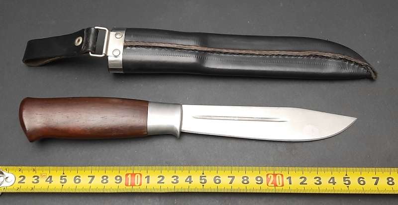 **1980s Norwegian: Nordfor `Hunter` Forest Knife w/ Scabbard (25cm).**