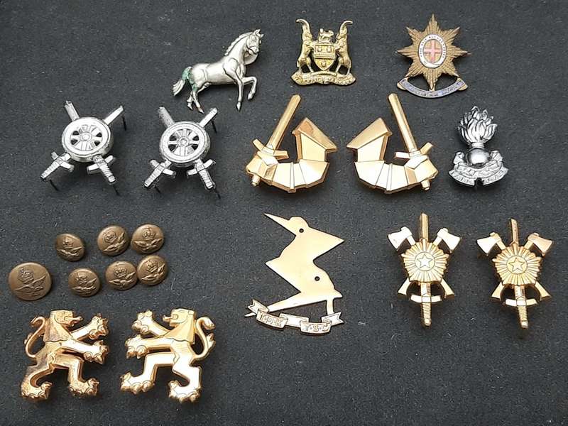 **Lot European & South African: Military Badges & Insignia x 20 Pcs (Pins Intact).**