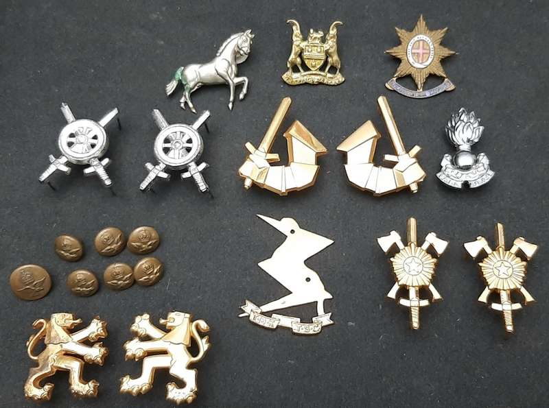 **Lot European & South African: Military Badges & Insignia x 20 Pcs (Pins Intact).**