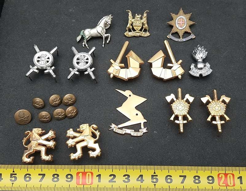 **Lot European & South African: Military Badges & Insignia x 20 Pcs (Pins Intact).**