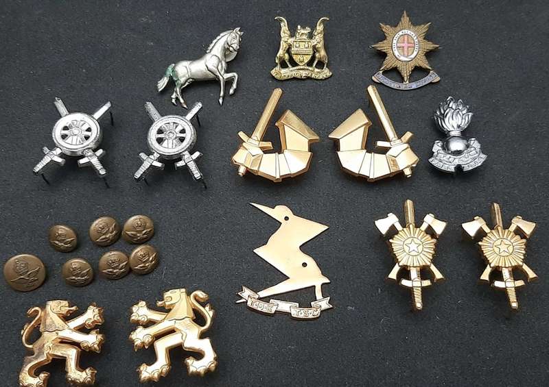 **Lot European & South African: Military Badges & Insignia x 20 Pcs (Pins Intact).**