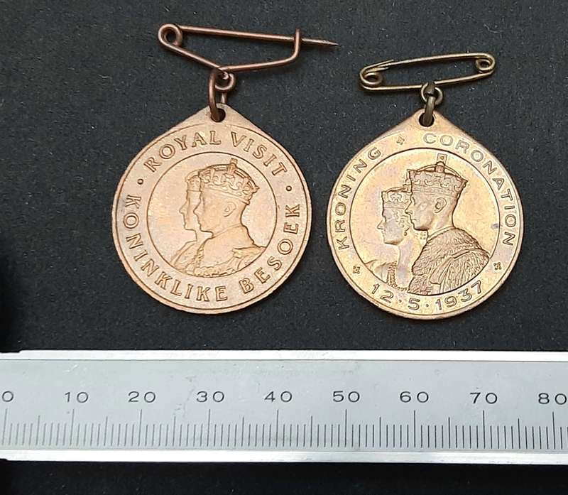 **Lot : South Africa 1937 Coronation & 1947 Royal Visit Medallions x2 (VF)