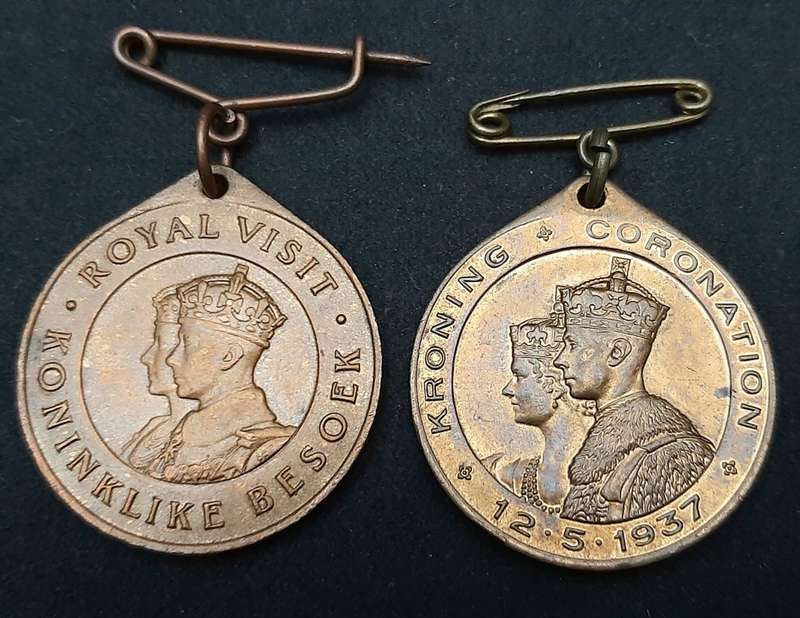 **Lot : South Africa 1937 Coronation & 1947 Royal Visit Medallions x2 (VF)