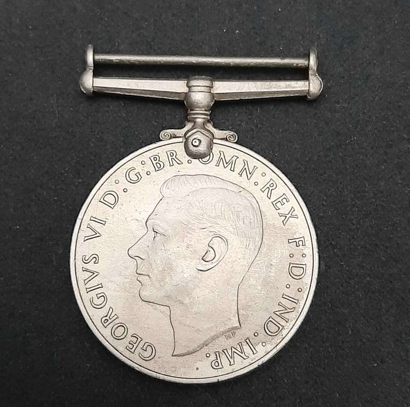 **WW2 : The Defence Medal w/ Ribbon Bar (British Issue).**