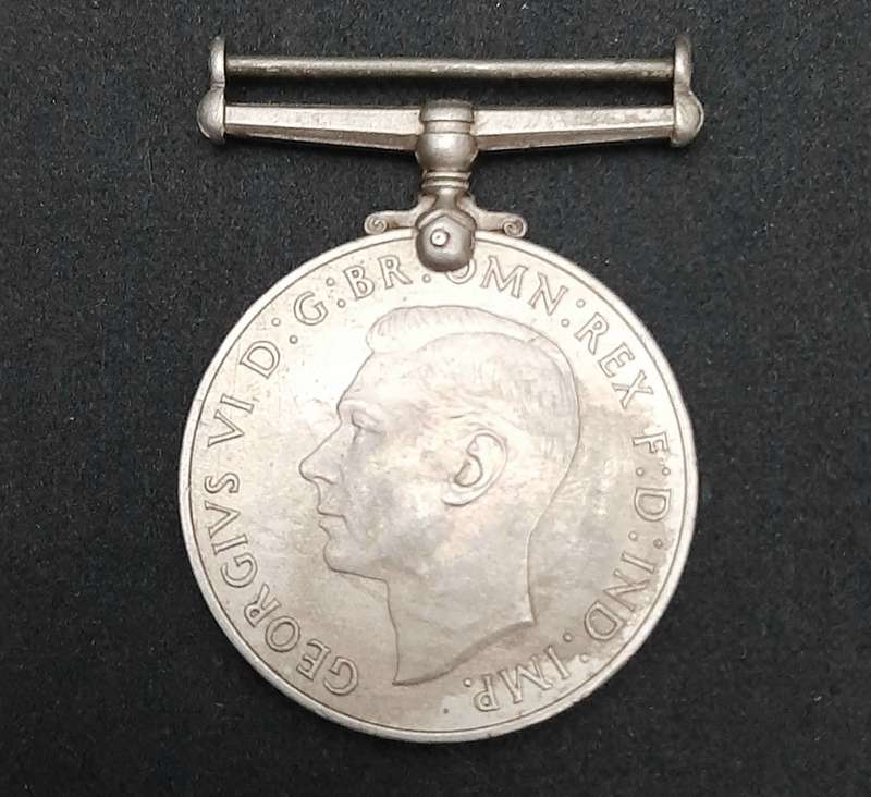 **WW2 : The Defence Medal w/ Ribbon Bar (British Issue).**