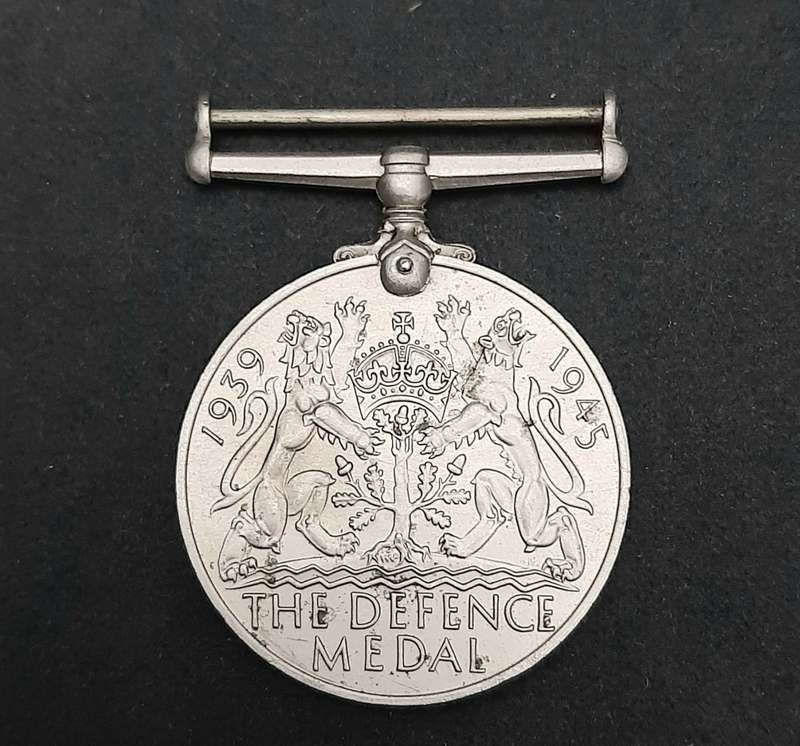 **WW2 : The Defence Medal w/ Ribbon Bar (British Issue).**