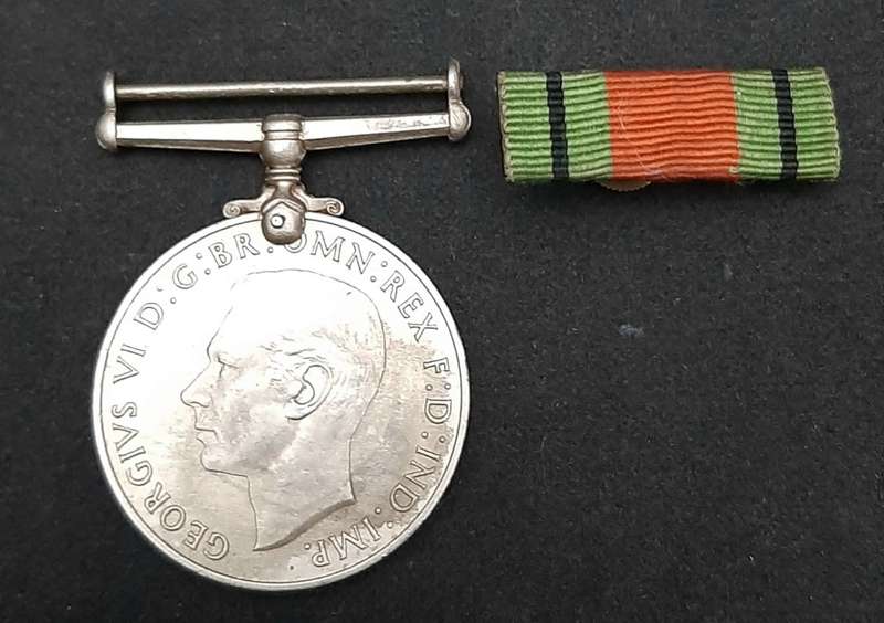 **WW2 : The Defence Medal w/ Ribbon Bar (British Issue).**