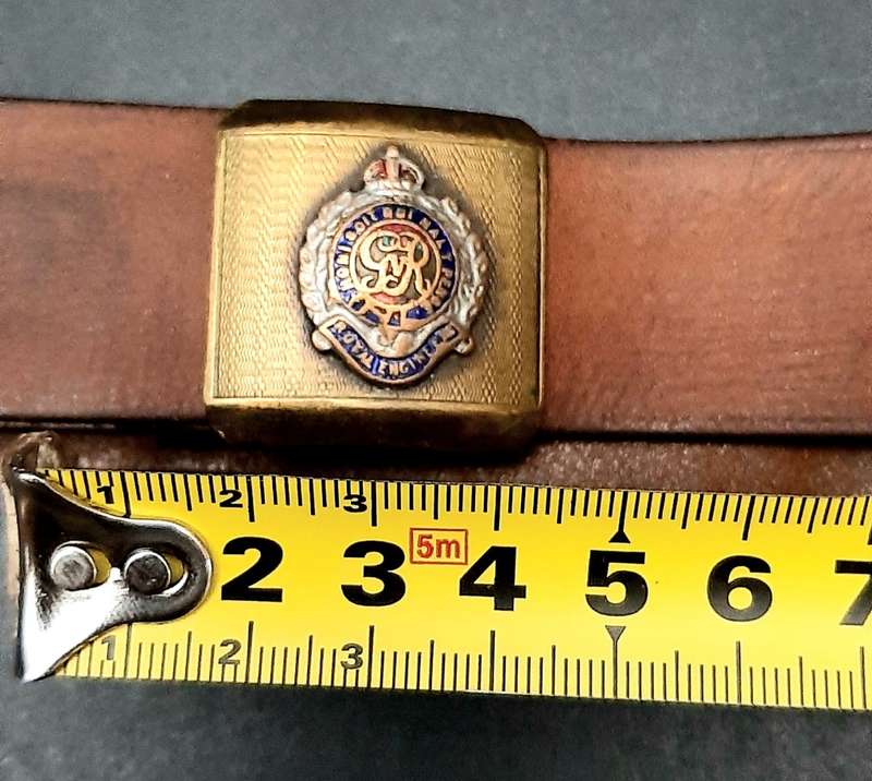 **WW1 / WW2 : British Army Royal Engineers Leather Belt w/ Enamel Brass Buckle **