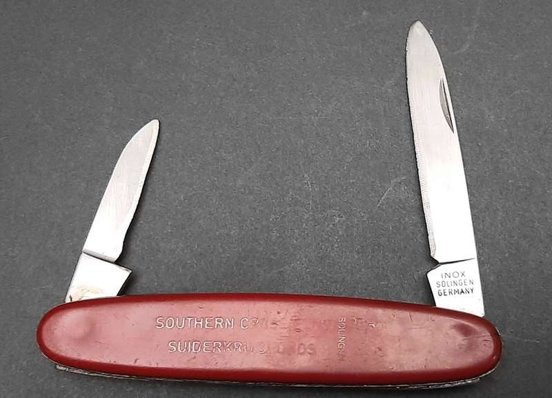**Border War: 1980s SADF Southern Cross Fund Pocket Knife (9cm ).**