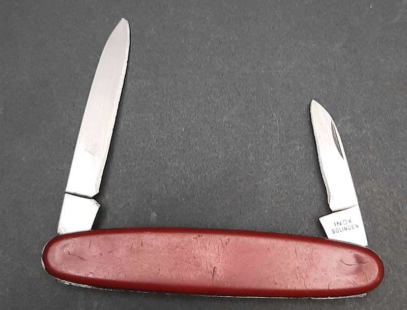 **Border War: 1980s SADF Southern Cross Fund Pocket Knife (9cm ).**