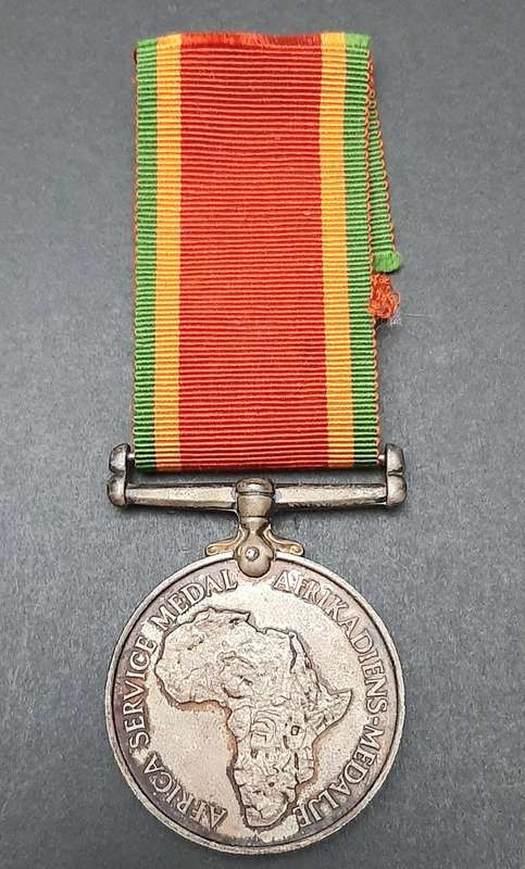 **WW2 UDF: .925 Silver Africa Service Medal w/ Ribbon (33.86g).**