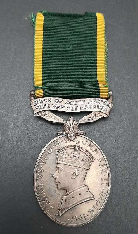 **WW2 : UDF .925 Silver Efficiency Medal w/ Ribbon Type II (G.S.C).**
