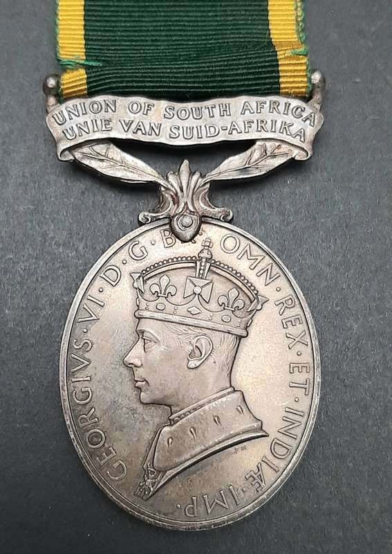 **WW2 : UDF .925 Silver Efficiency Medal w/ Ribbon Type II (G.S.C).**