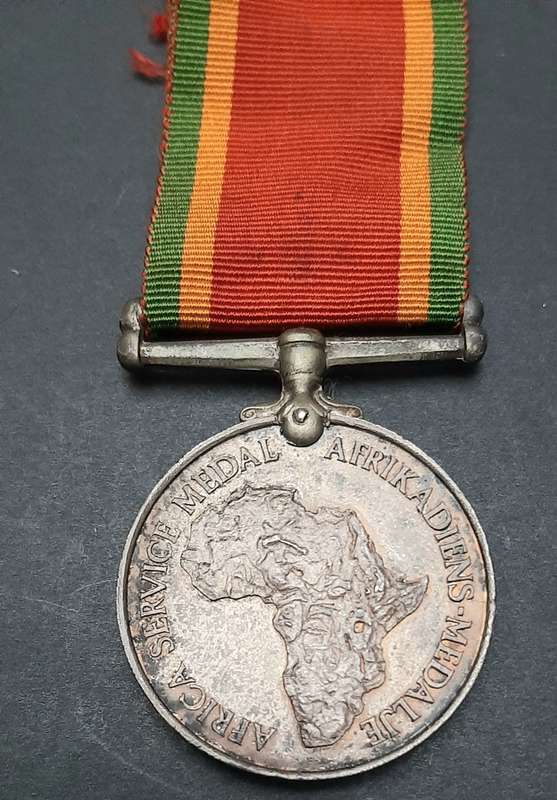 **WW2 UDF: .925 Silver Africa Service Medal w/ Ribbon(33.51 g).**