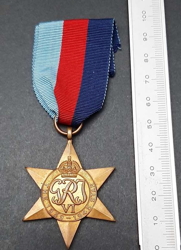 **WW2 : 1939-45 Star Medal w/ Ribbon (British Issue).**