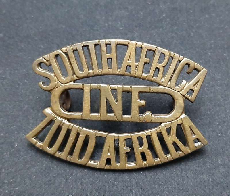 **RARE: WW1 South African Infantry Shoulder Title w/ Lugs (S.A.E.F)