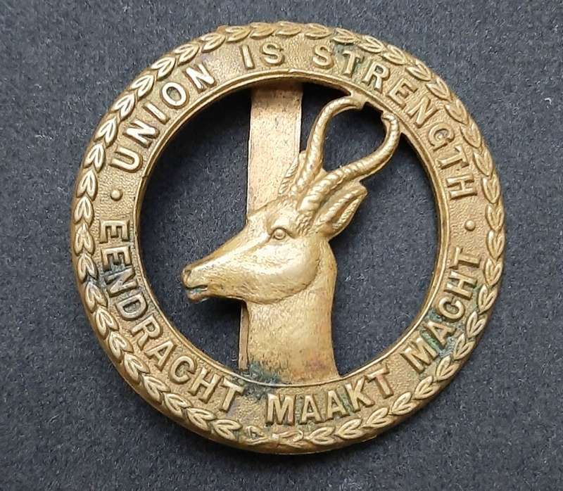 **RARE: WW1 SA Infantry Cap Badge w/ Slide (S.A.E.F).**