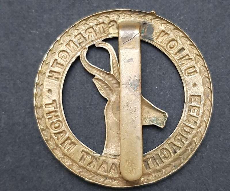 **RARE: WW1 SA Infantry Cap Badge w/ Slide (S.A.E.F).**