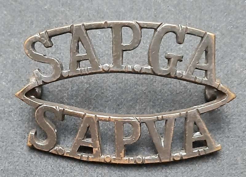 **RARE: Post-1921 South African Permanent Garrison Artillery Shoulder Title w/ Lugs x1 **